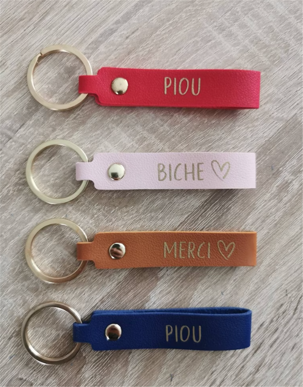 Monogram Keychain Leather - Персонализированный кожаный брелок для ключей с