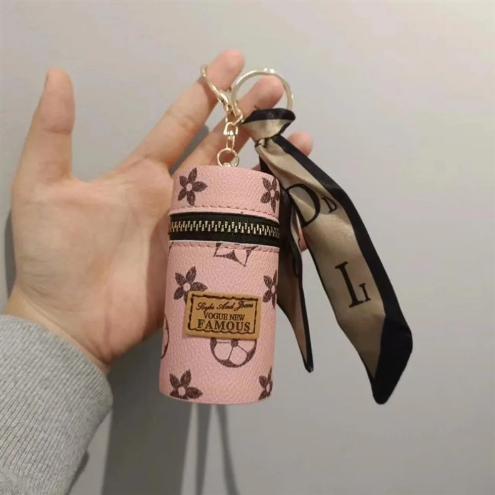 Monogram Keychain Leather - Розовый цилиндрический мини-чехол для помады с