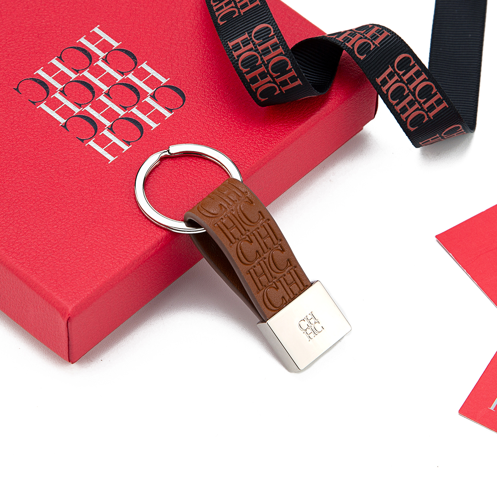 Кожаный брелок CH с тисненым м – обзор и цена Monogram Keychain Leather