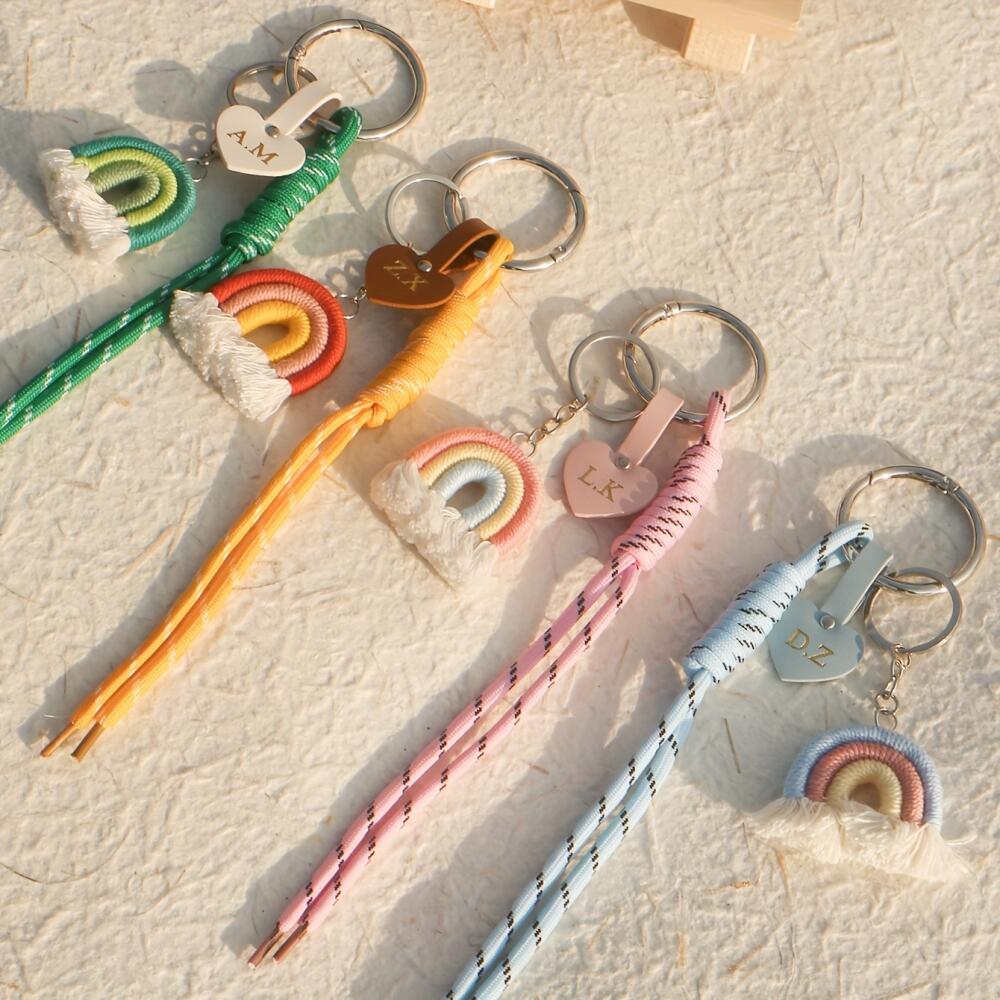 Персонализированный кожаный бр – обзор и цена Monogram Keychain Leather