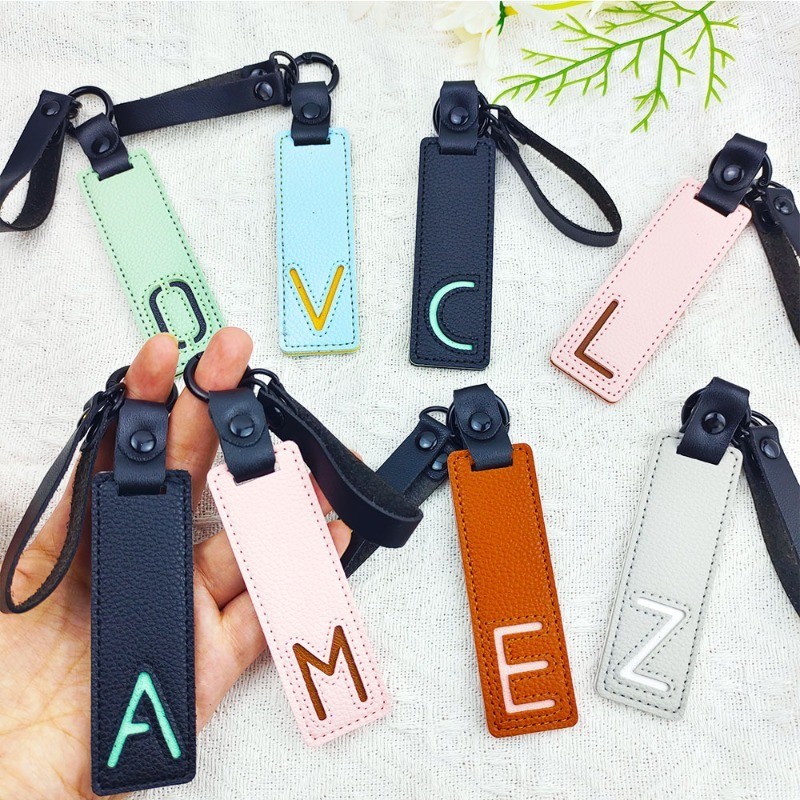 Классический брелок для ключей – обзор и цена Monogram Keychain Leather