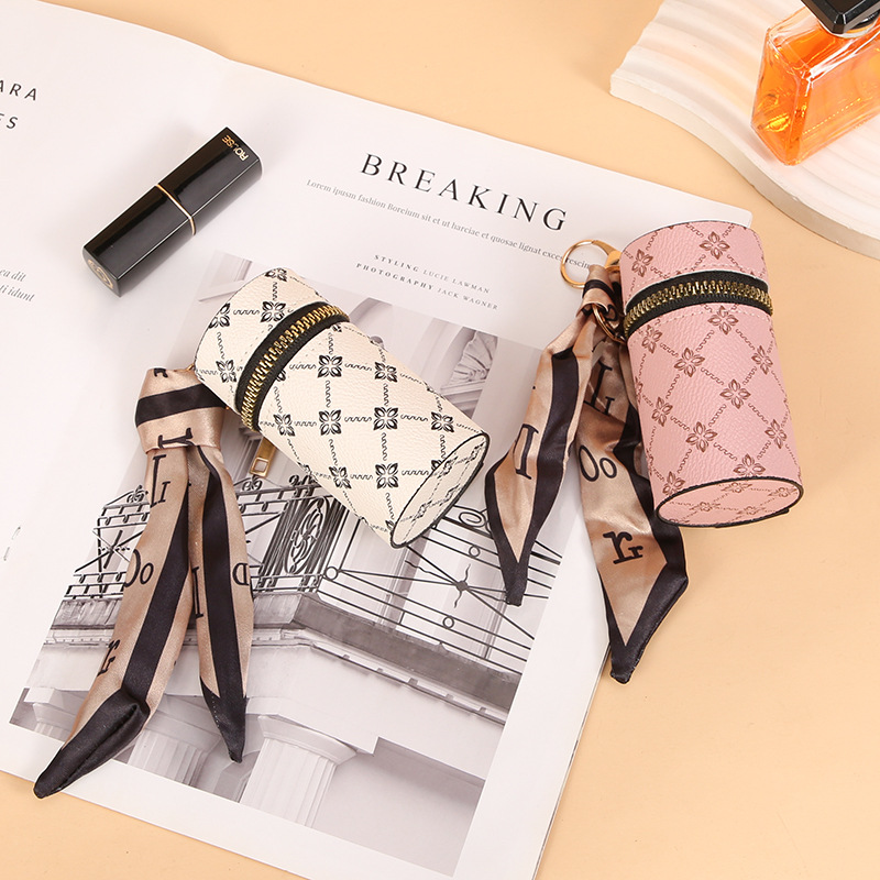 Брелок для губной помады с шар – обзор и цена Monogram Keychain Leather