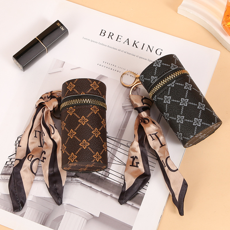 Брелок для губной помады с шар – обзор и цена Monogram Keychain Leather