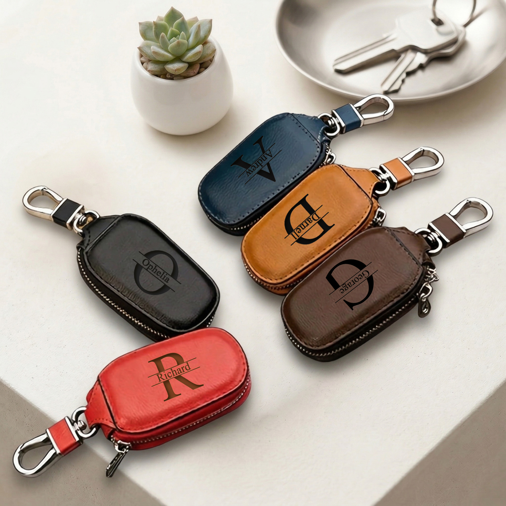 Персонализированный чехол для  – обзор и цена Monogram Keychain Leather
