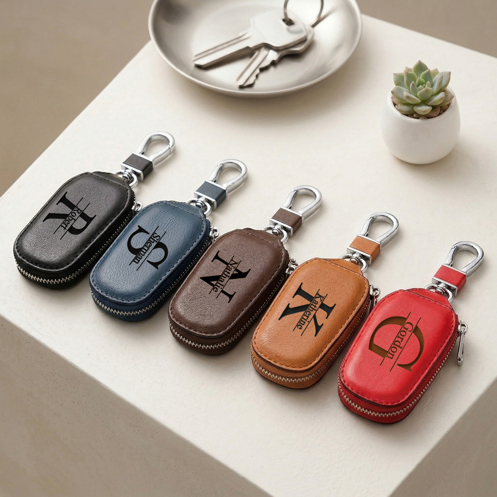 Персонализированный чехол для  – обзор и цена Monogram Keychain Leather