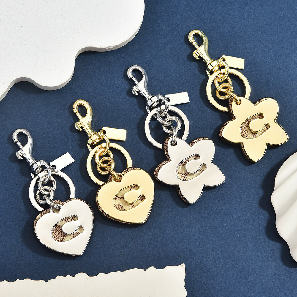 Брелок-подвеска для сумки с мо – обзор и цена Monogram Keychain Leather
