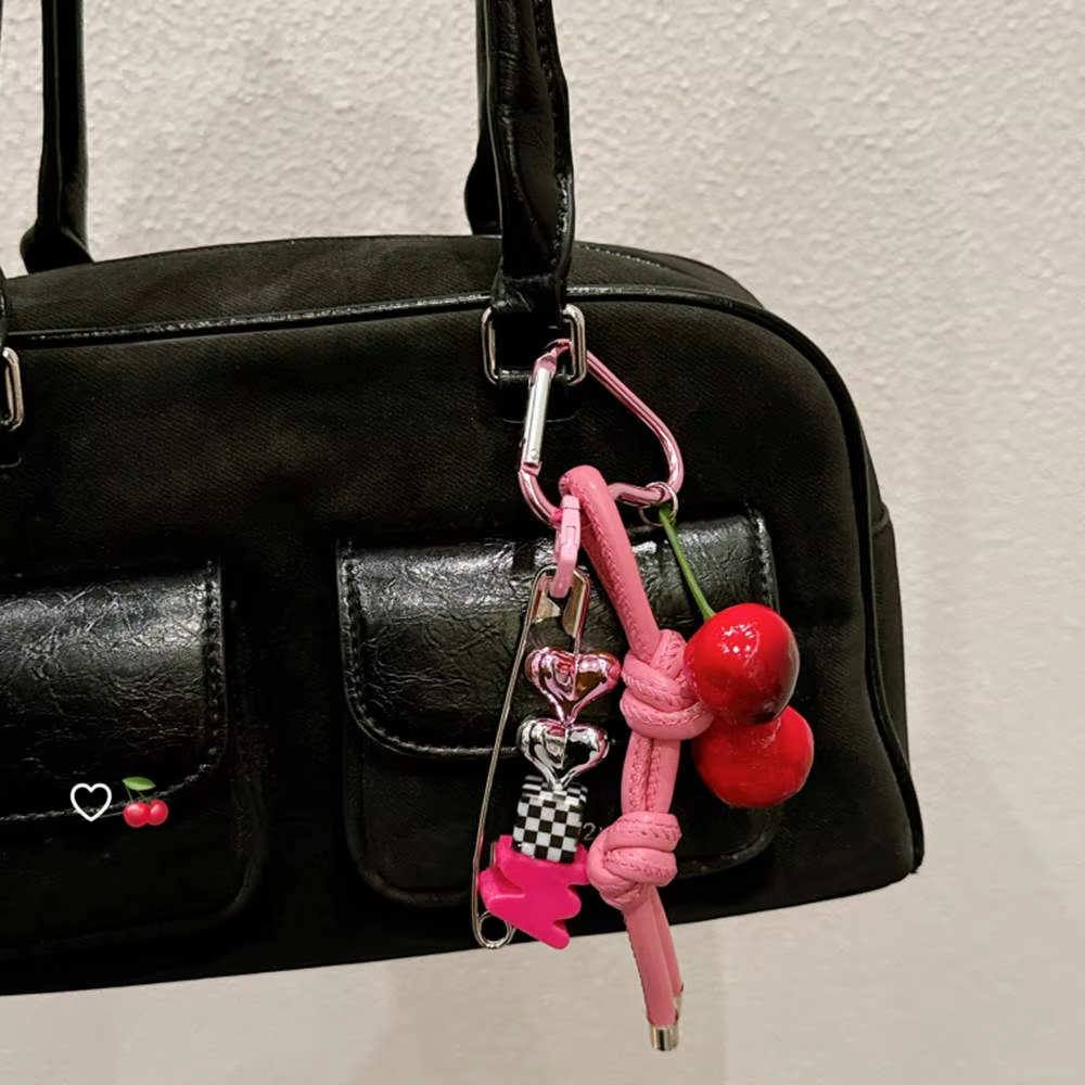 Y2k милый вишневый алфавит из  – обзор и цена Monogram Keychain Leather