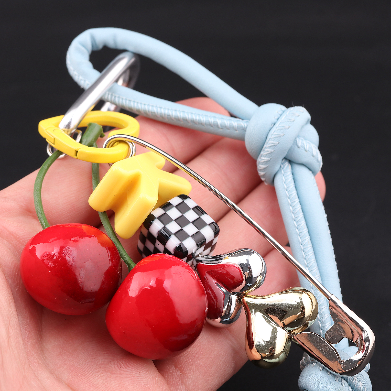 Y2k милый вишневый алфавит из  – обзор и цена Monogram Keychain Leather