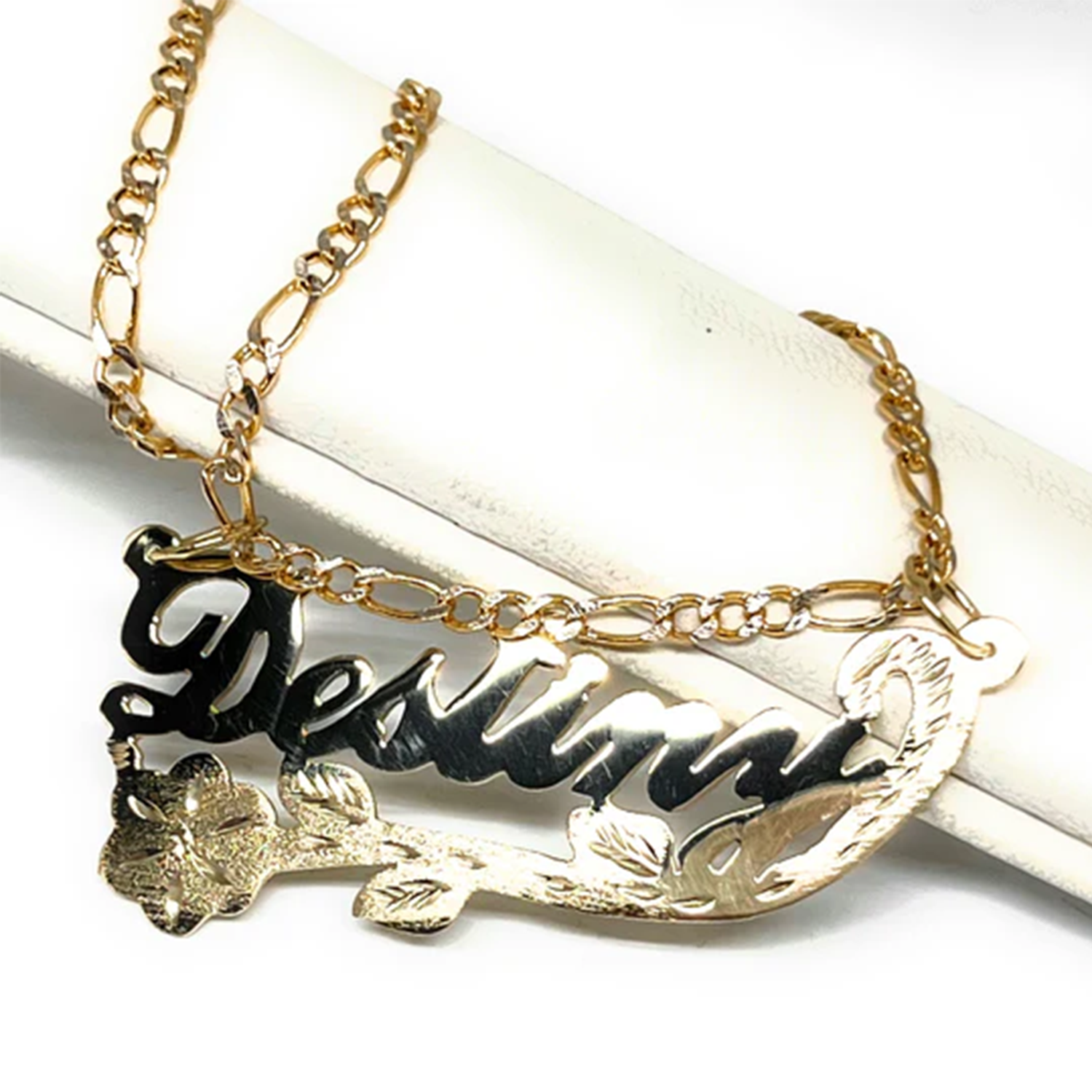 Ювелирные изделия с именем на  – обзор и цена Birth Flower Necklace