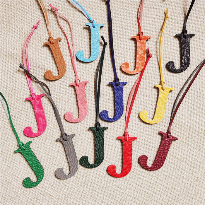 Английская буква H I J K L M N – обзор и цена Monogram Keychain Leather