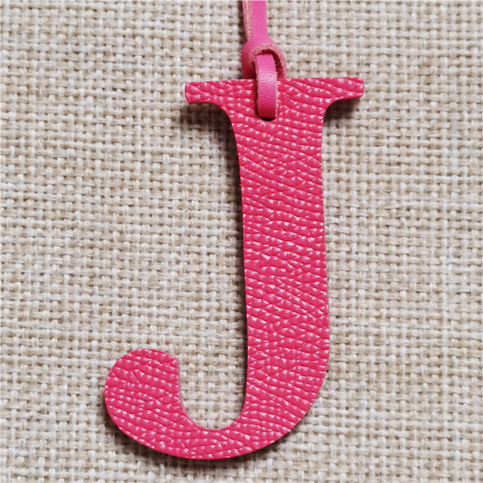 Английская буква H I J K L M N – обзор и цена Monogram Keychain Leather