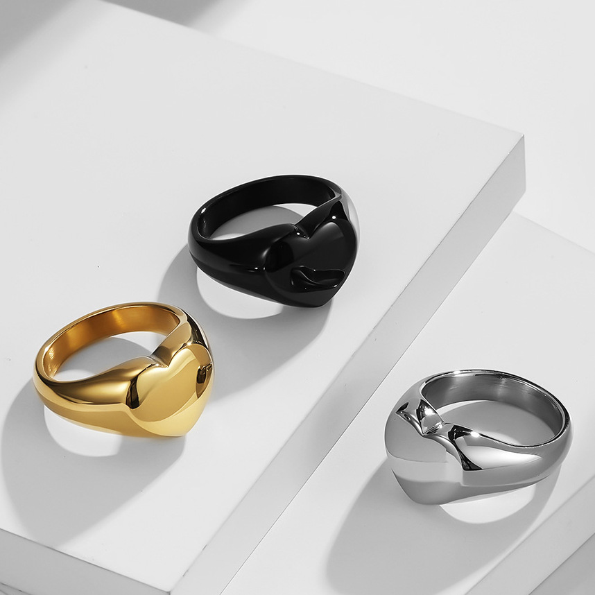 Женское кольцо-печатка по инди – обзор и цена Initial Ring Custom